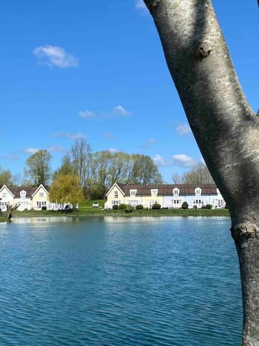 Emerald Lake House South Cerney Eksteriør bilde
