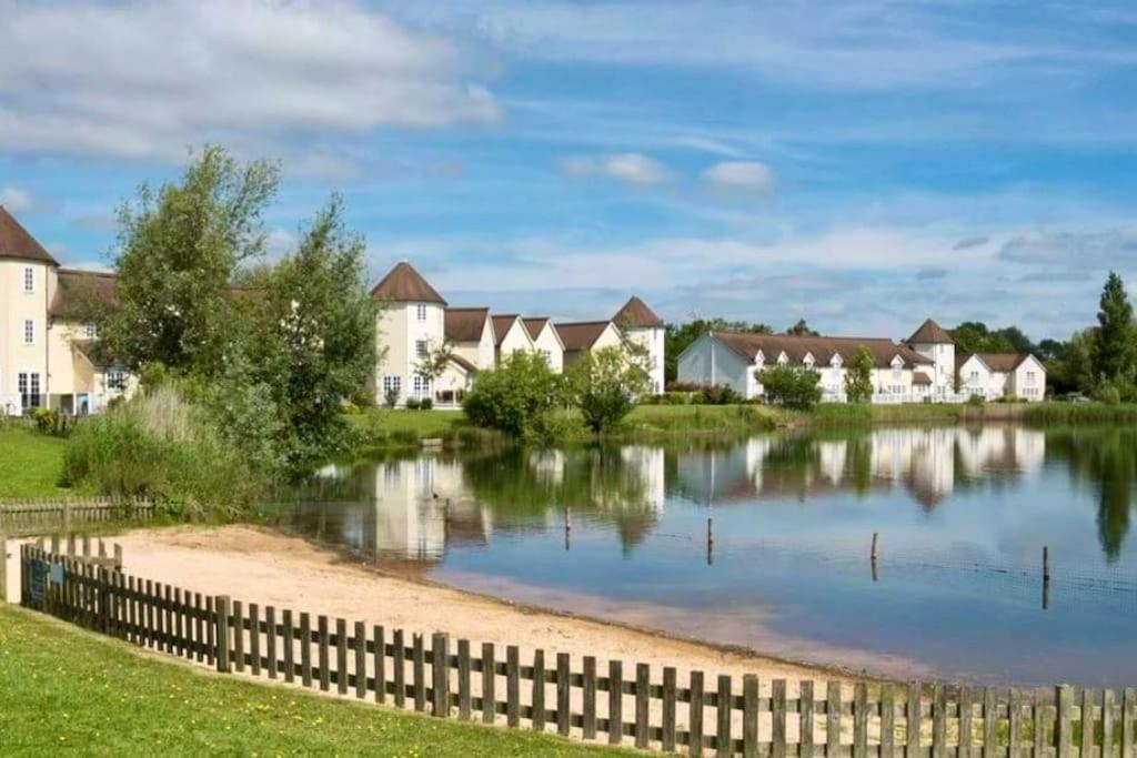 Emerald Lake House South Cerney Eksteriør bilde