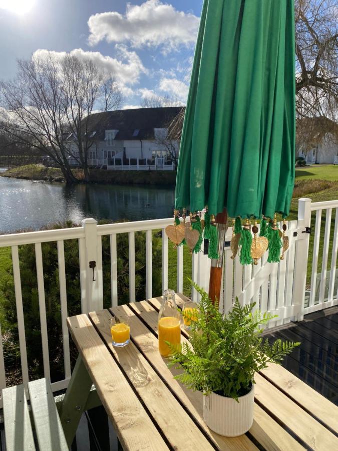 Emerald Lake House South Cerney Eksteriør bilde