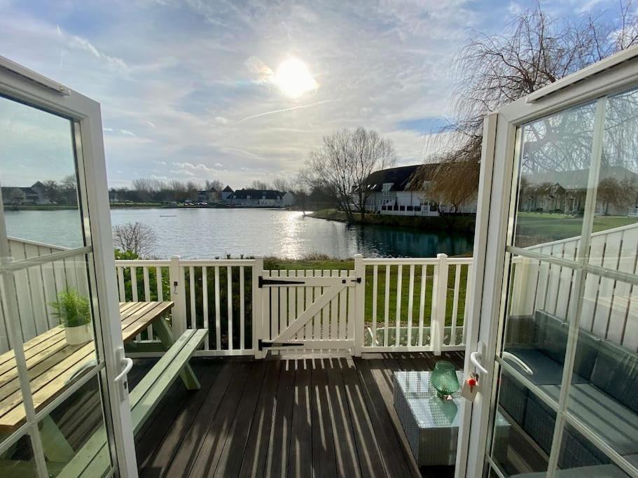 Emerald Lake House South Cerney Eksteriør bilde