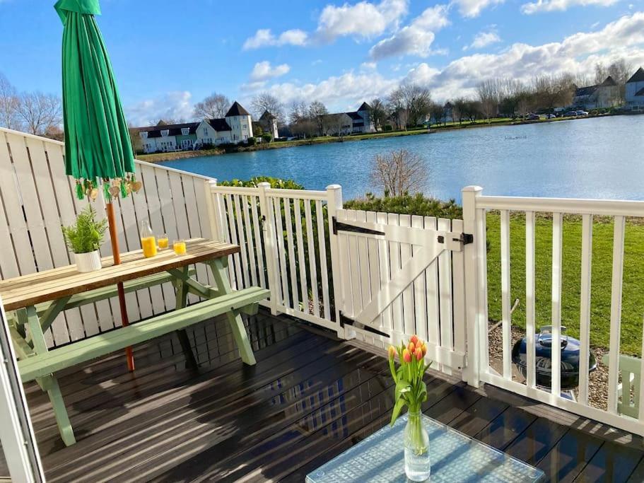 Emerald Lake House South Cerney Eksteriør bilde