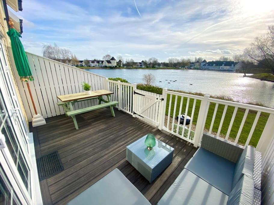 Emerald Lake House South Cerney Eksteriør bilde