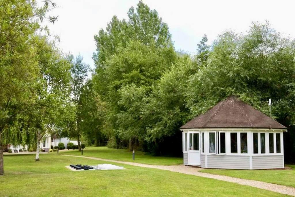 Emerald Lake House South Cerney Eksteriør bilde